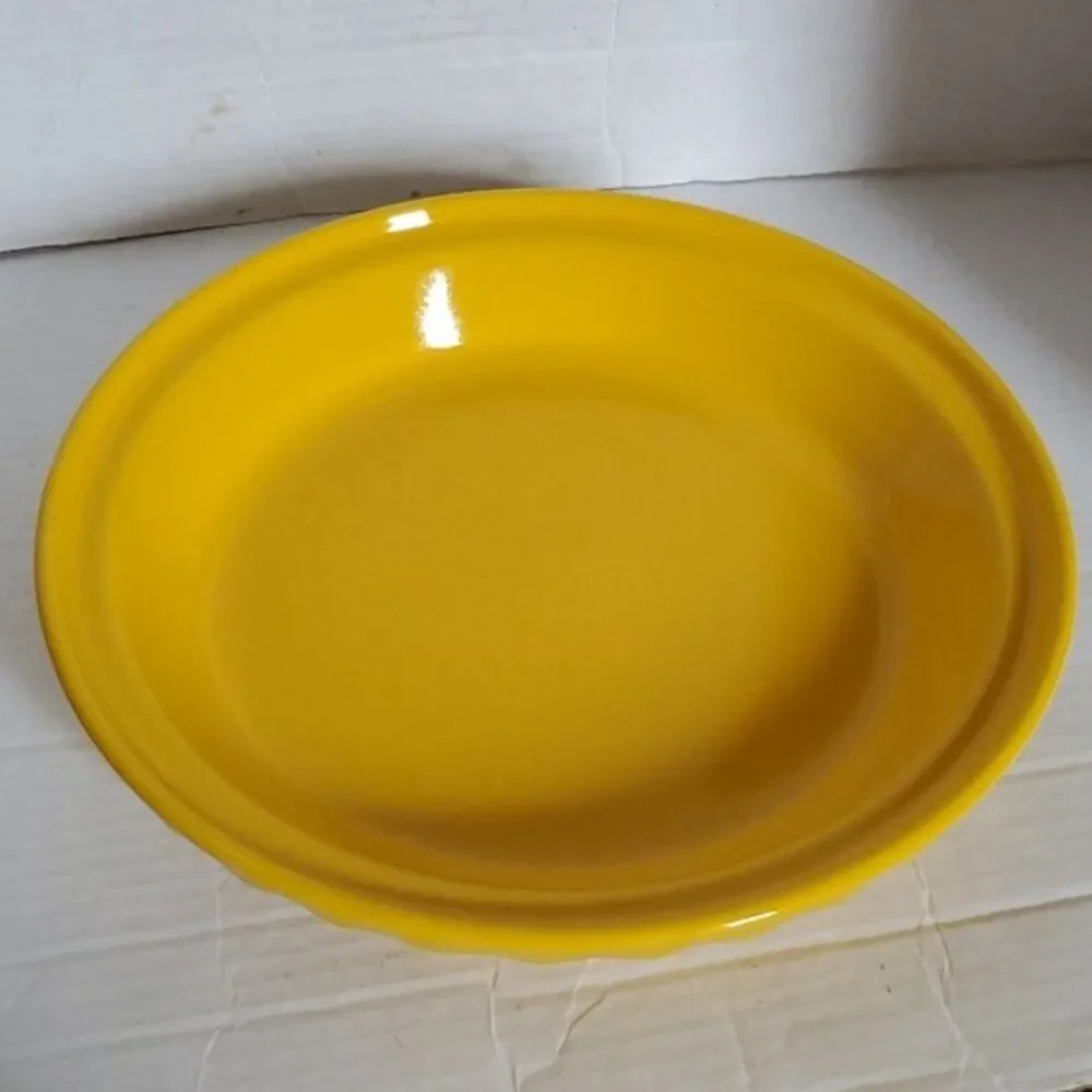 Fiestaware FIESTA Pie Plate Deep Dish Baking Bake Bakeware Baker Yellow CERAMIC